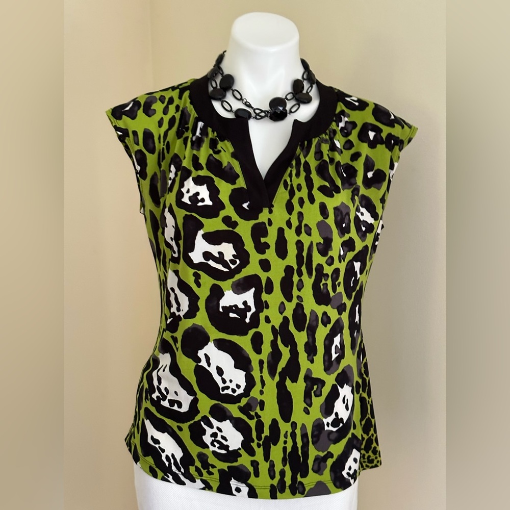 WorthingtonGreen Black White Leopard Design Stretchy Summer Blouse Sz MP